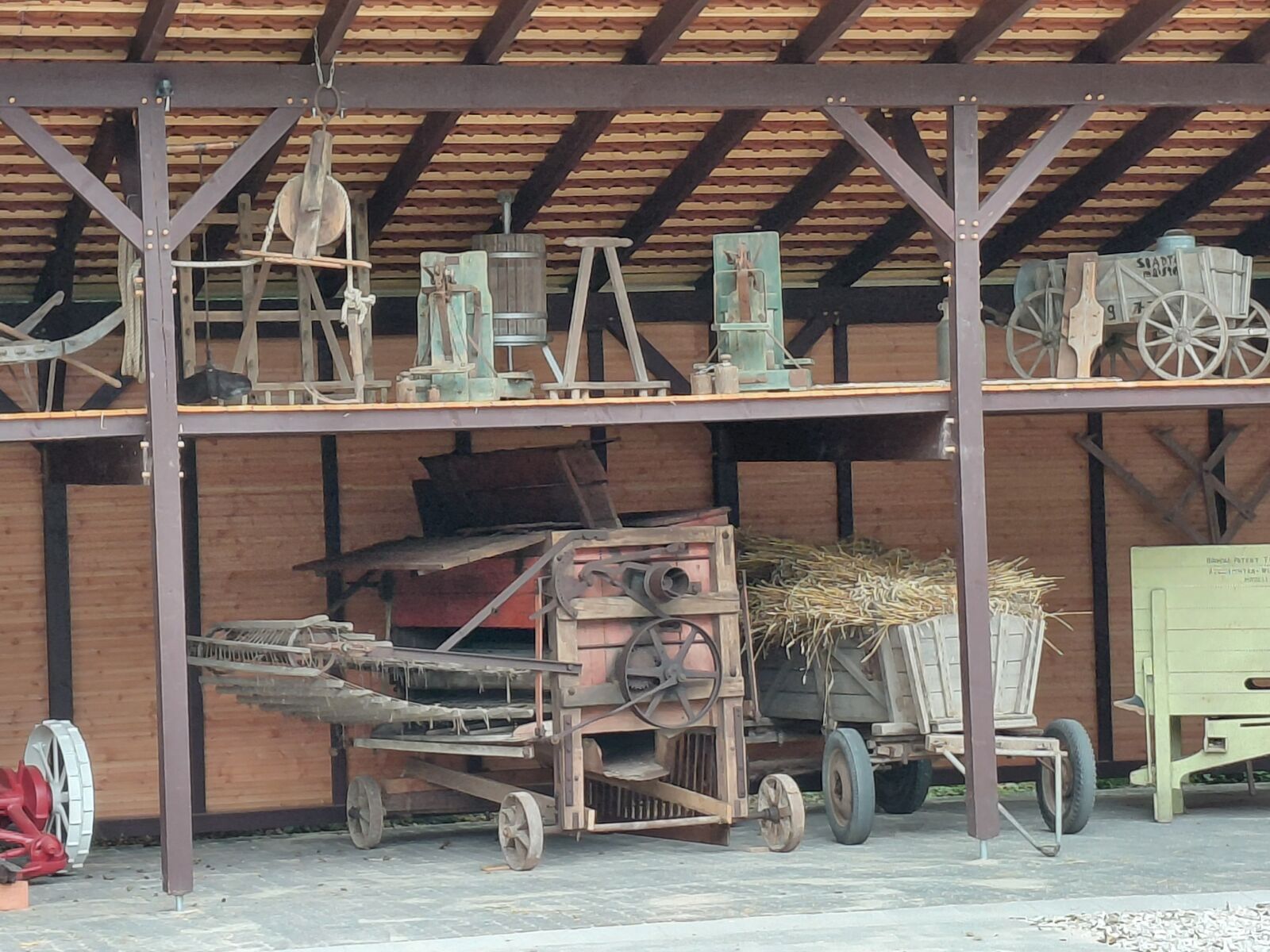 Die neue Wagenremise auf dem Heimathof